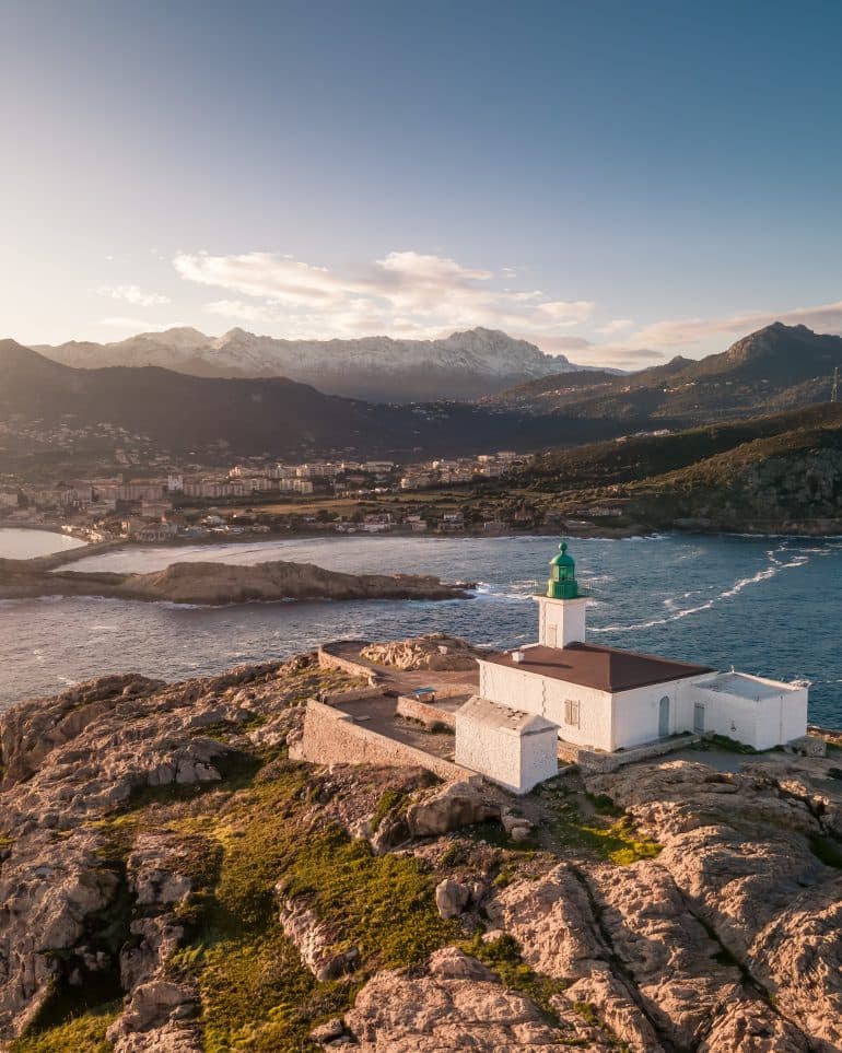 Affiche de De L’Ile-Rousse à La Pietra, balade entre histoire et paysages